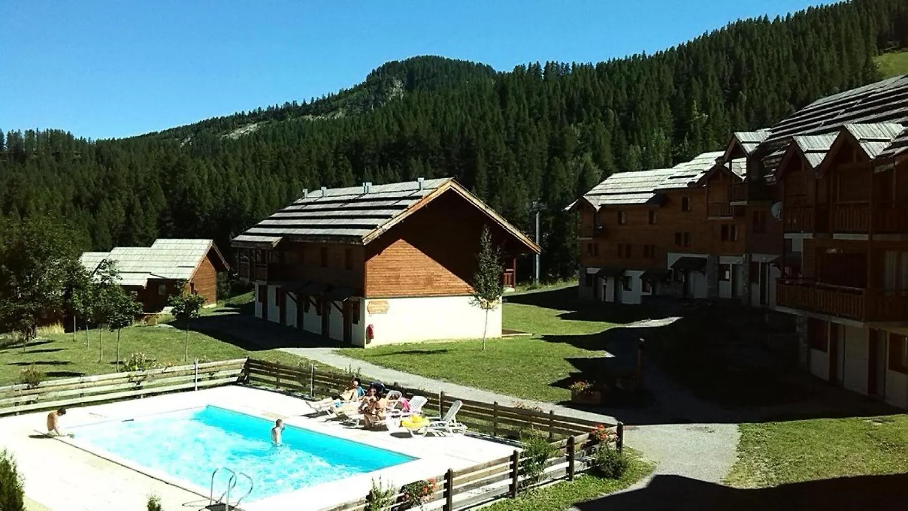 Apartment Residence Parc Aux Etoiles - Parc Aux Etoiles -C314- Avec Piscine Et Sauna-Appt 4/6 P Mae-8404 Narreyroux France